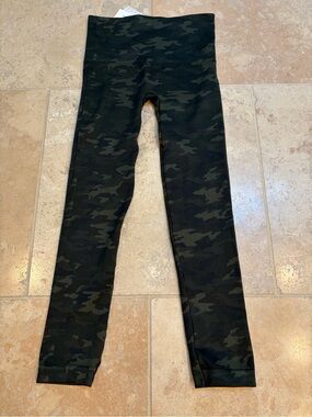 Spanx Women’s Seamless Look At Me Now Camo Leggings- NWT